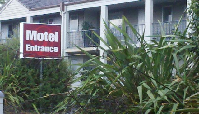 Dannemora Motor Inn Auckland Exterior photo